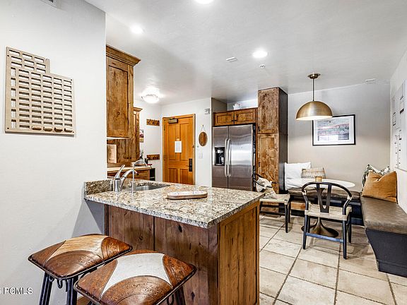 5th image of 2260 Park Ave #3