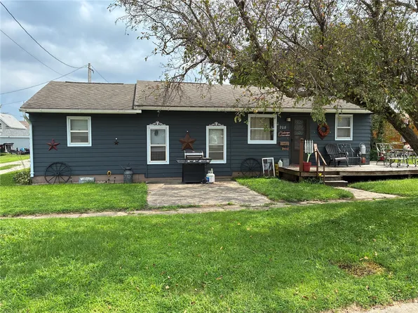 208 C Ave, Vinton, IA 52349