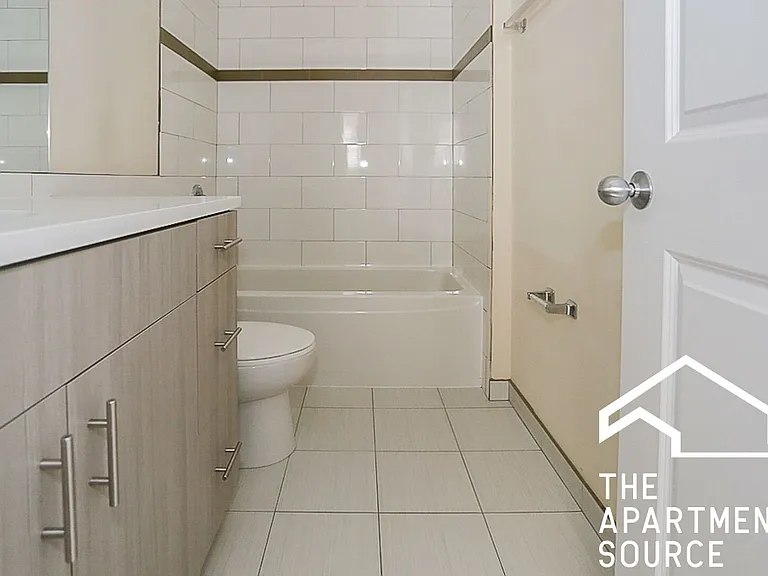 3707 N Wilton Ave #T — Photo 4