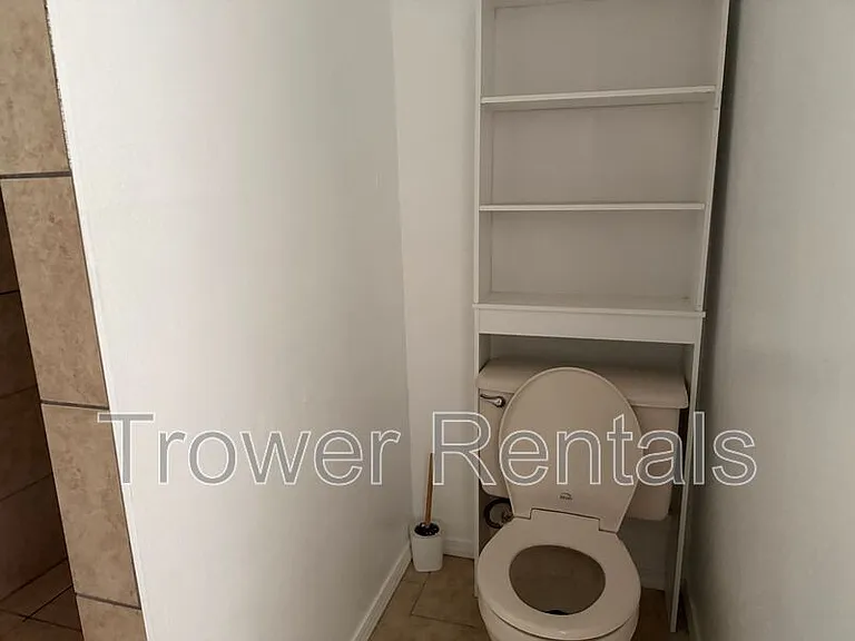 406 San Jacinto St — Photo 13