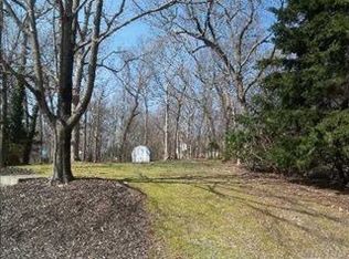 18 Ingelore Ct, Smithtown, NY 11787