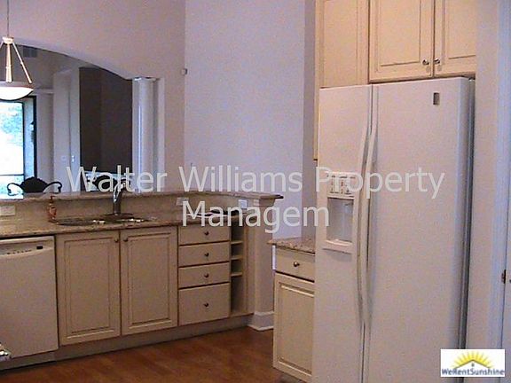 3rd image of 26 River Park Dr N