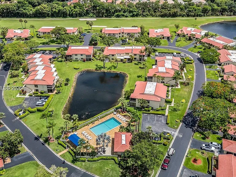 8535 Casa Del Lago #F — Photo 35