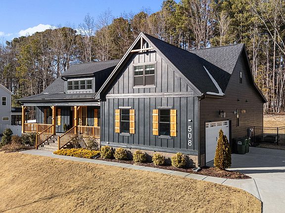 3rd image of 508 Lambert Ln