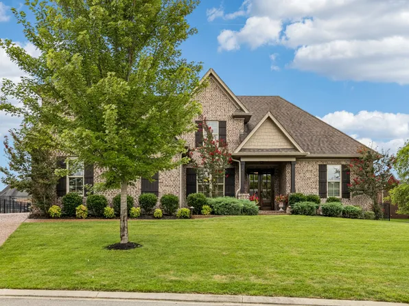 138 Circle Dr, Hendersonville, TN 37075