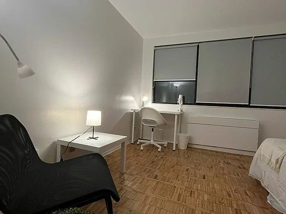 4th image of 88 Bloor St E #2656