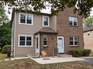 293 Florence Dr, Harleysville, PA 19438