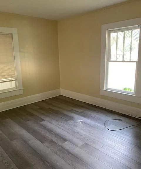 2418 Avenue H — Photo 3
