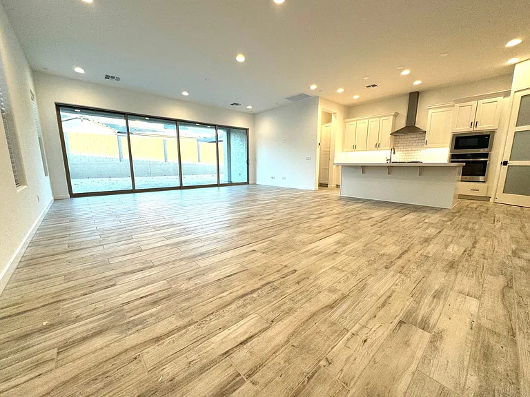 8040 E Jasmine St — Photo 11