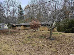 814 N 6th St, Vienna, IL 62995