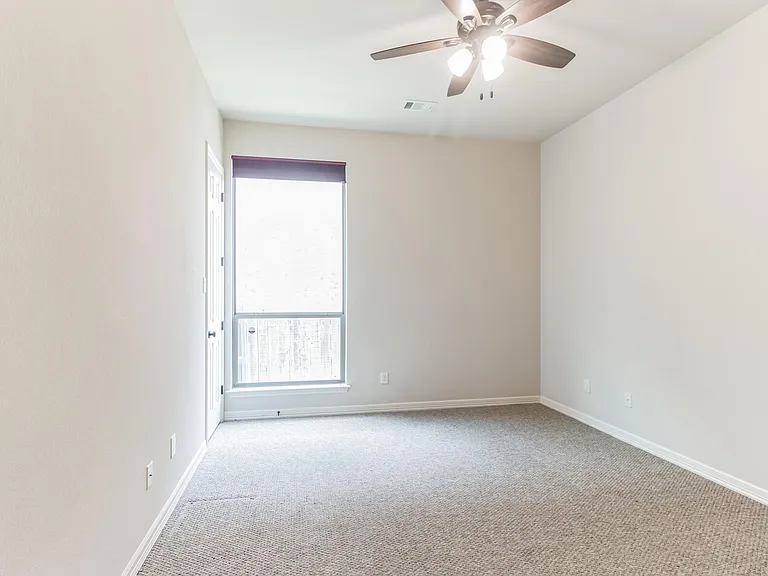 208 Angus Dr — Photo 15