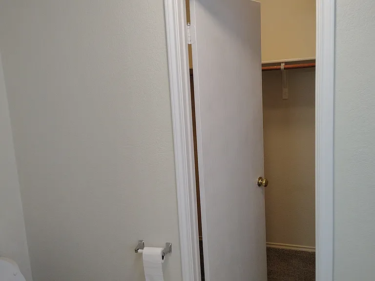 382 Lake Washington Dr — Photo 17
