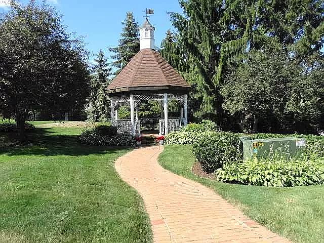 Gazebo at the entrance.
