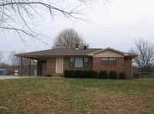 24 Hedgewood Dr, Lexington, TN 38351