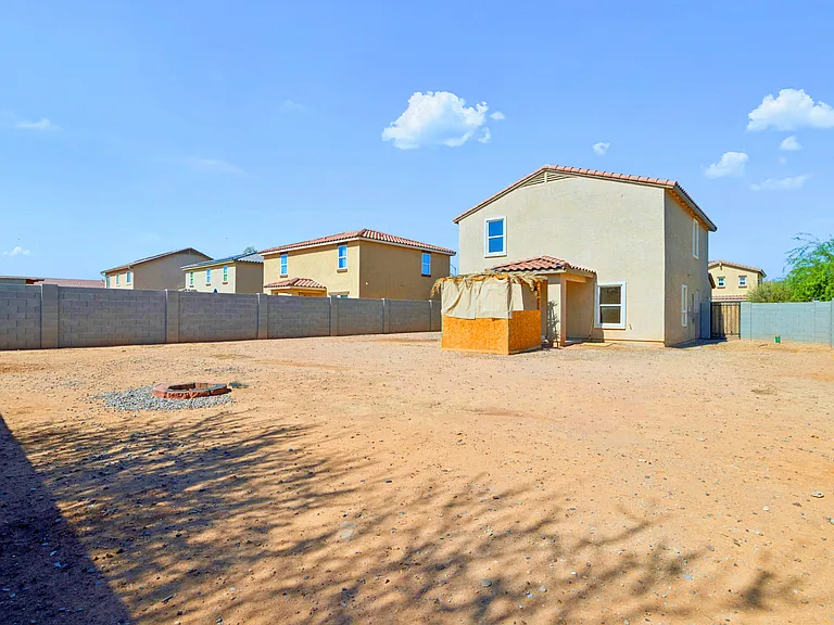 1748 N Logan Ln — Photo 31