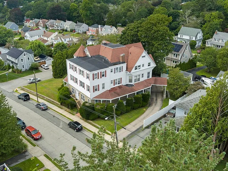17 Greenway Rd — Photo 3