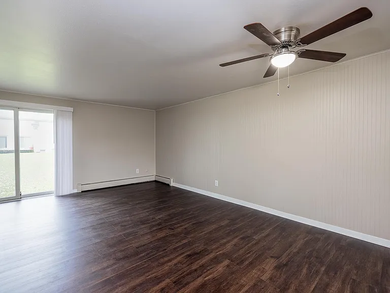 1 Gordon Pkwy — Photo 15