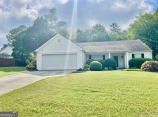 431 Crested View Dr, Loganville, GA 30052