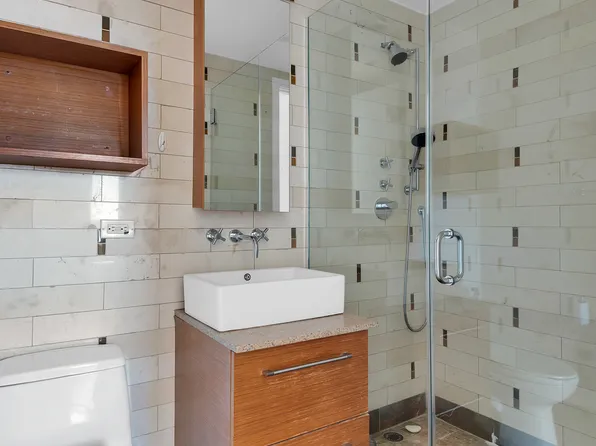 500 4th Avenue image 5 of 5