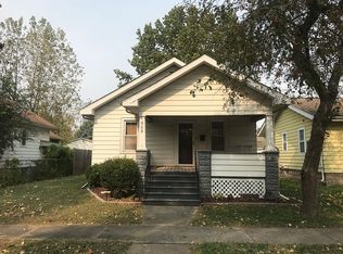 906 4th St, Lincoln, IL 62656
