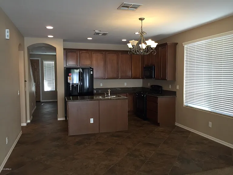 14558 W Port Royale Ln — Photo 4