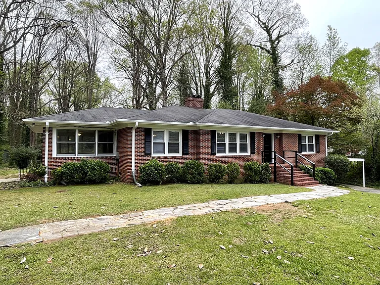 1605 Cherokee Rd — Photo 1