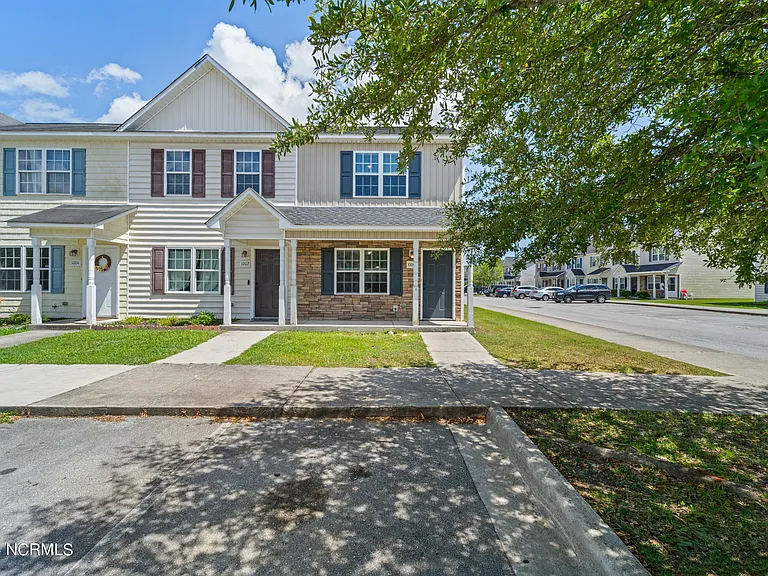 1000 Banister Loop — Photo 1