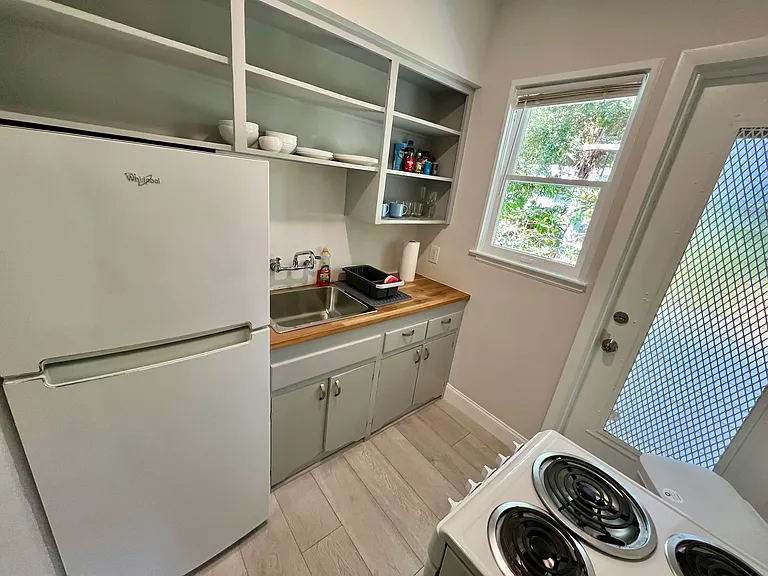 6030 N Bayshore Dr #3 — Photo 11