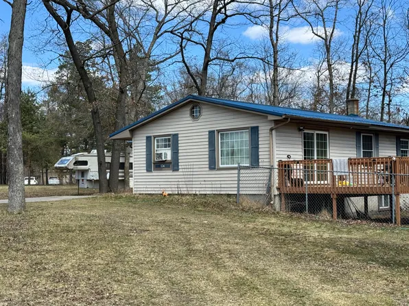 124 S Morgan St, White Cloud, MI 49349