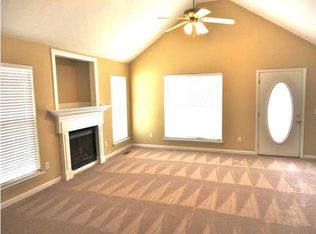 152 Round Tree Dr, Rossville, GA 30741