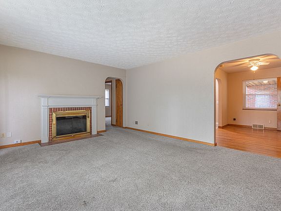 4th image of 1822 W Schantz Ave #1822