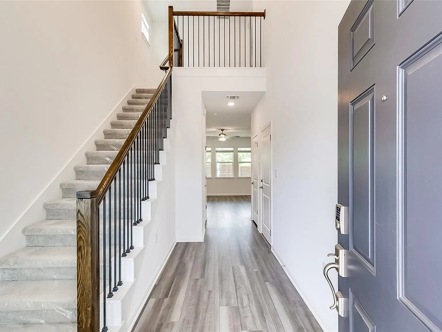3 bed, 2.5 bath, 1934 sqft, $2,200 — Photo 4