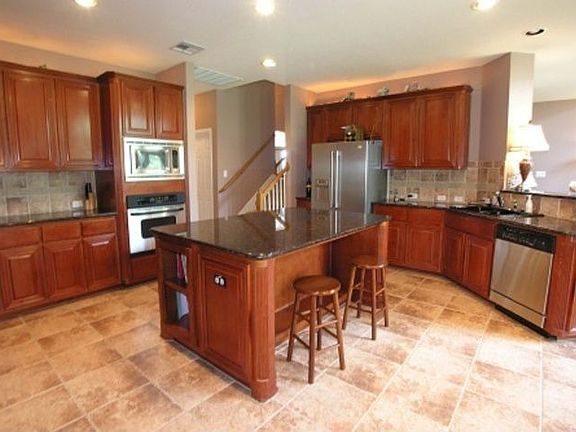 4th image of 3006 Briar Oak Ln