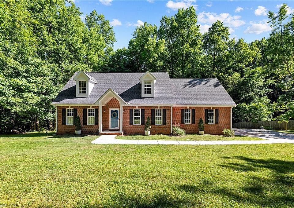1st image of 1509 Sandalwood Dr