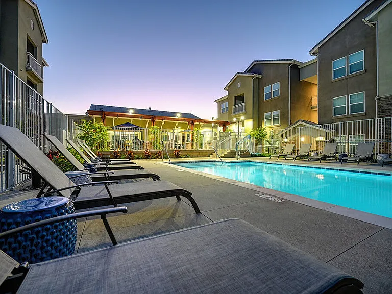 Vela Apartments — Photo 58