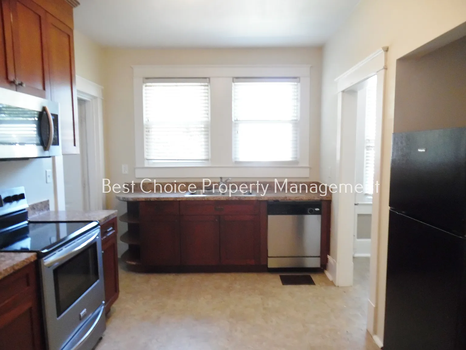3 bed, 1599 sqft, $1,600 — Photo 2