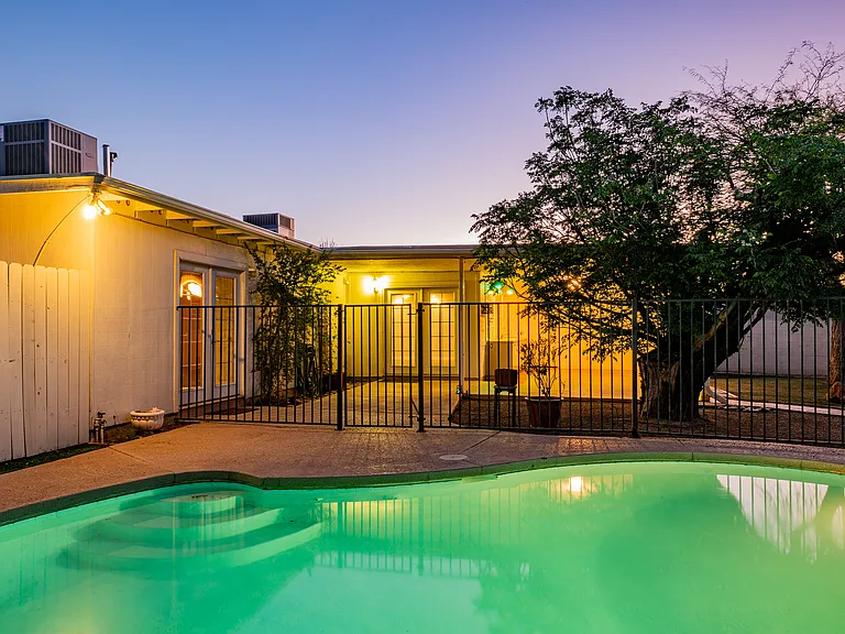 2827 E La Cienega Pl — Photo 30