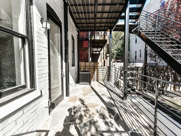 2 S St NE #2 — Photo 17