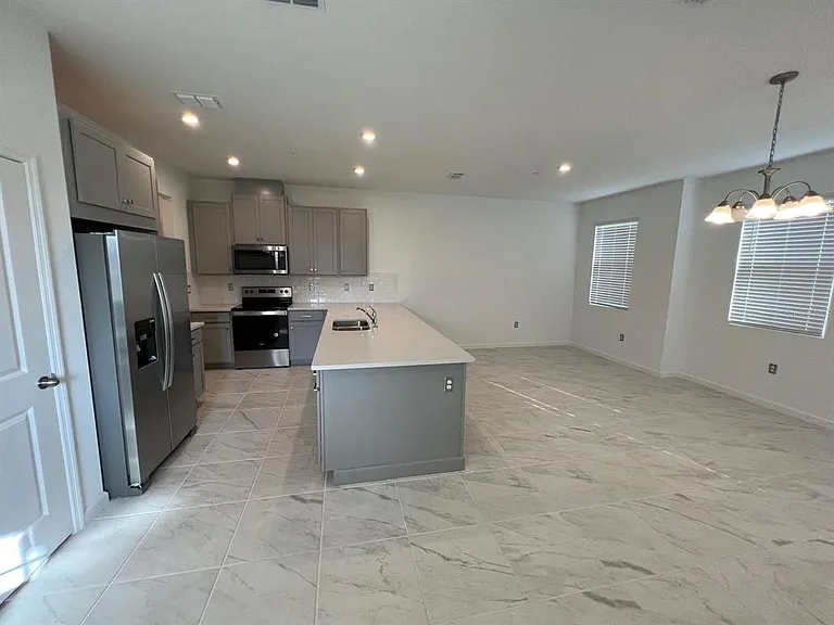 11915 Sunsail Ave — Photo 7