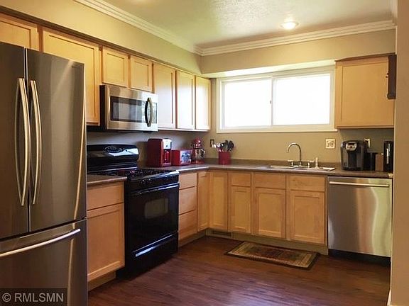 3rd image of 216 Bee St