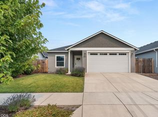 692 Kaitlin Ln, Medford, OR 97501