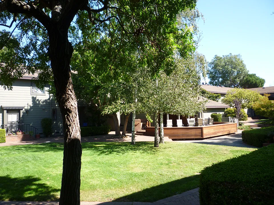 45 Ashford Ave
