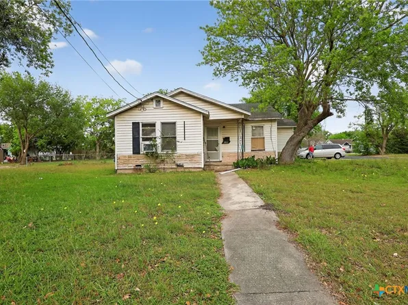 2011 N Jecker St, Victoria, TX 77901