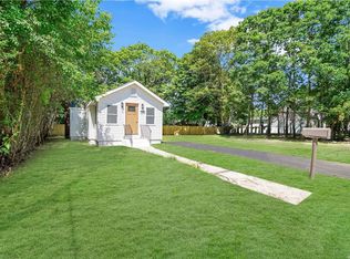 180 Woodside Rd, Mastic Beach, NY 11951