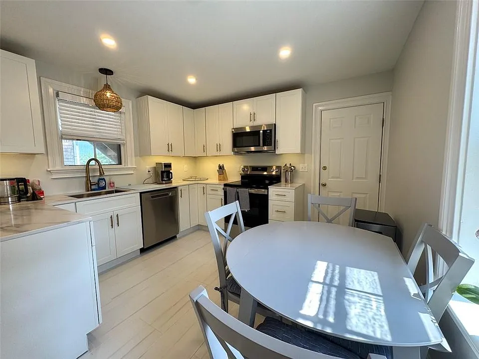 8 Barney St #2