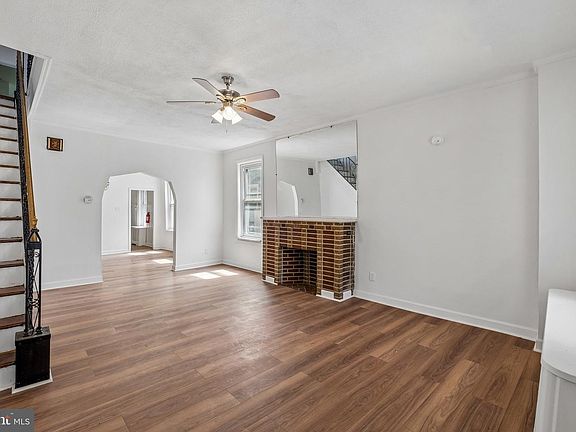 4th image of 627 Walnut St