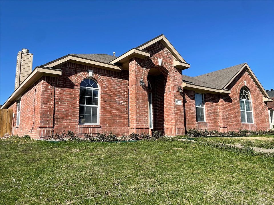 1st image of 3229 Silver Creek Dr