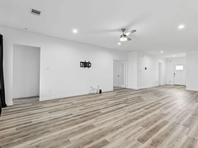 31514 Avebury Lake Ln — Photo 36