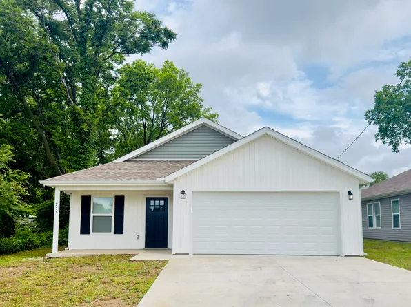 917 N Hall St, Webb City, MO 64870