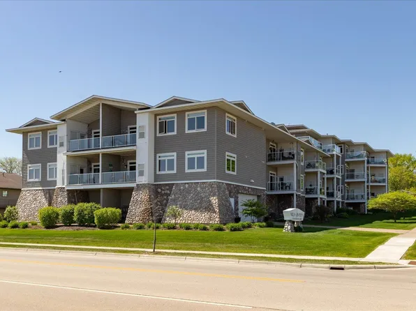 1215 N Lakeshore Dr, Lake City, MN 55041